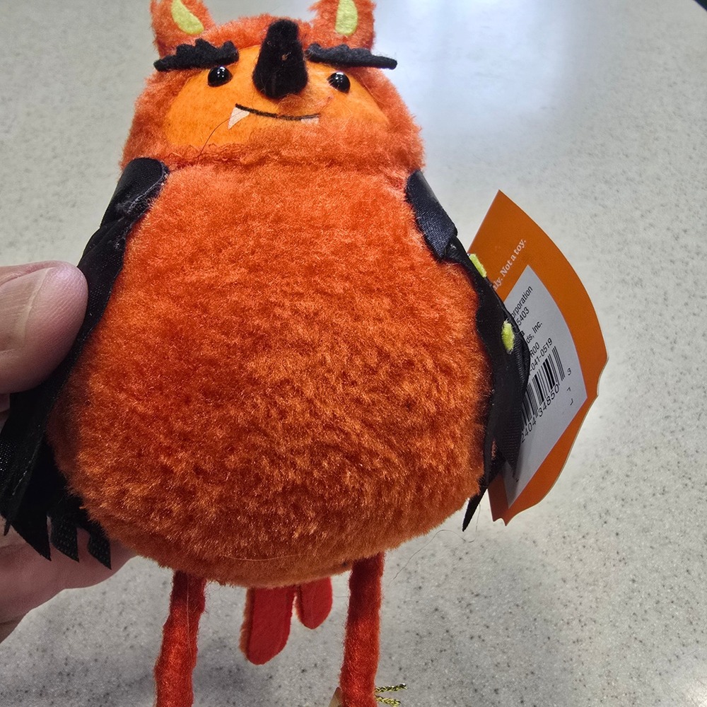 CLAWSON Hyde & Eek Halloween Bird Vampire Orange Black Cape Target 2019 NWT - Picture 10 of 11